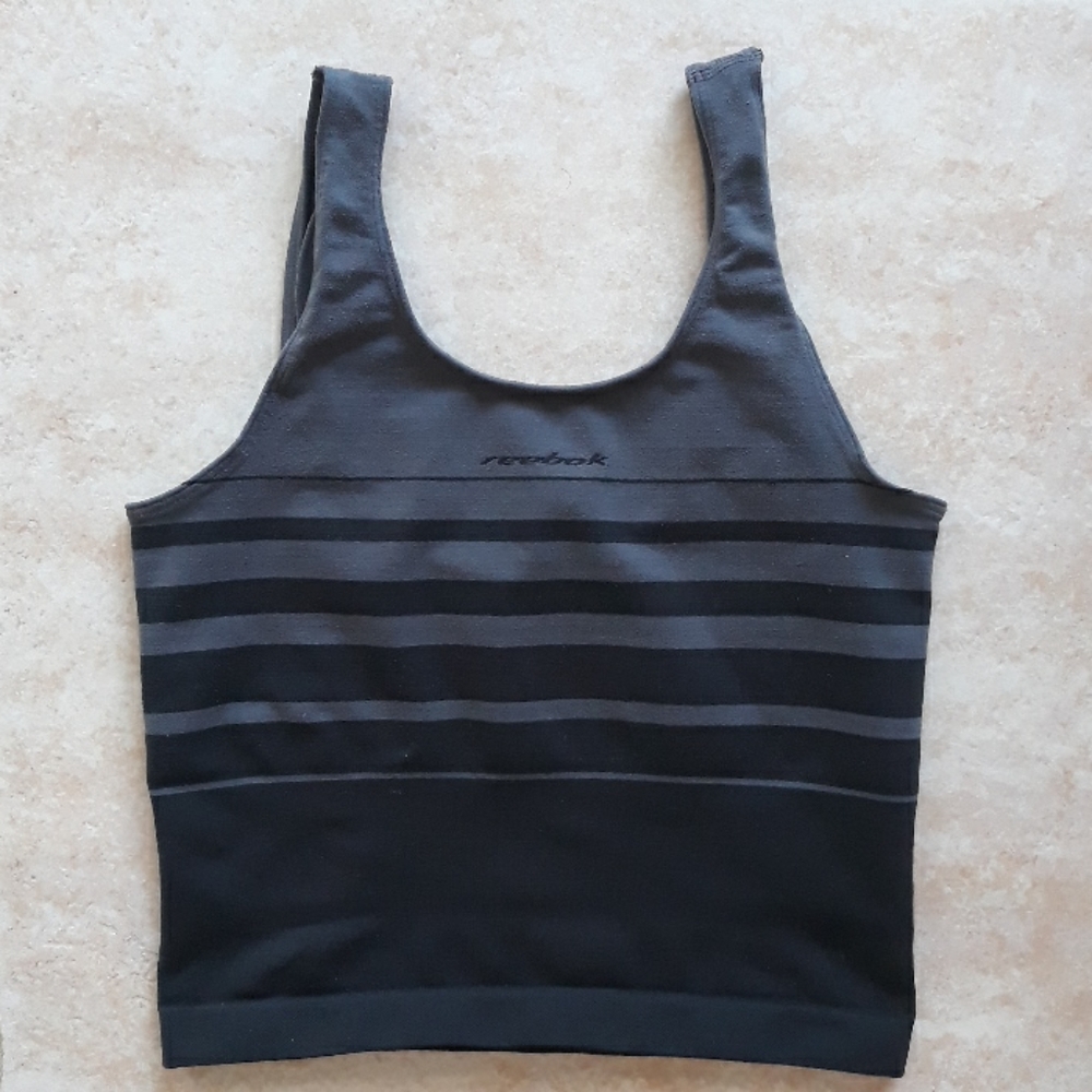 Reebok hydro move top